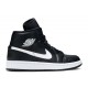 WMNS AIR JORDAN 1 MID BLACK WHITE  Scarpe bq6472 011